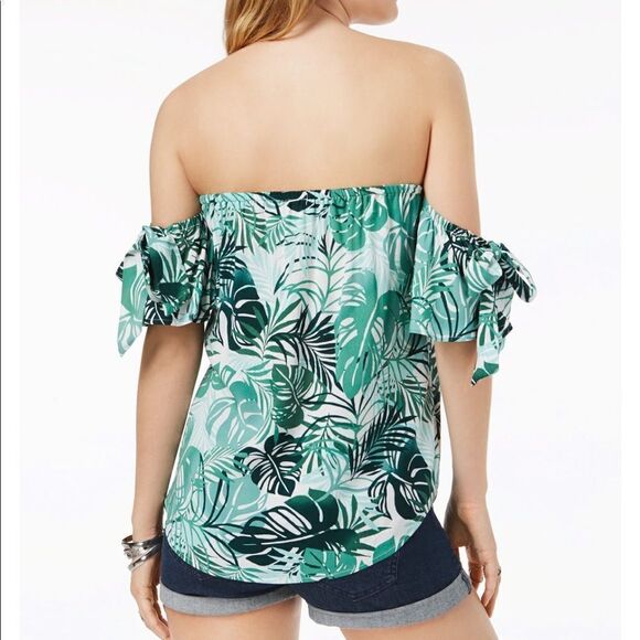 🎉last deal 🎉Off the shoulder top - Picture 2 of 3